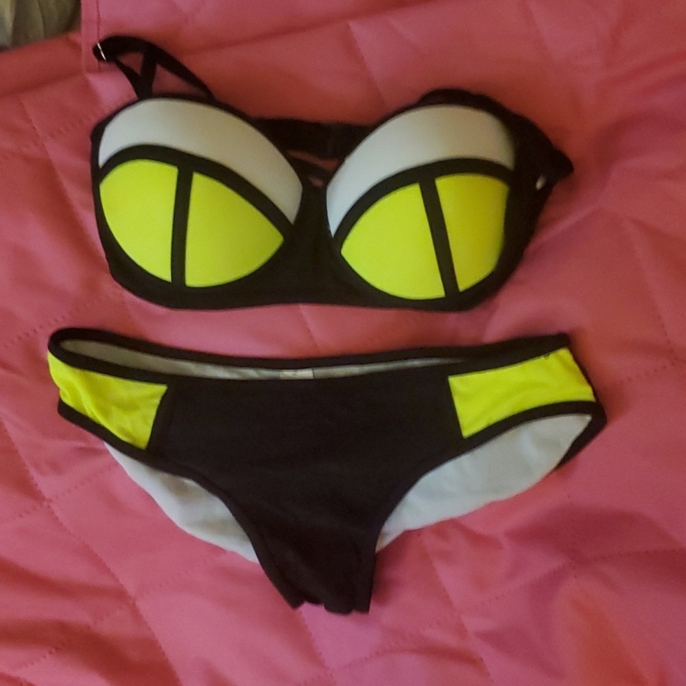 HUGH BATHING SUIT SALE 4TH 9F JULY BIKINI